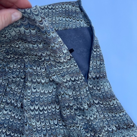 Tory Burch multicolor grey white neutral patterned pleated silk mini skirt Sz 0 - Picture 3 of 7